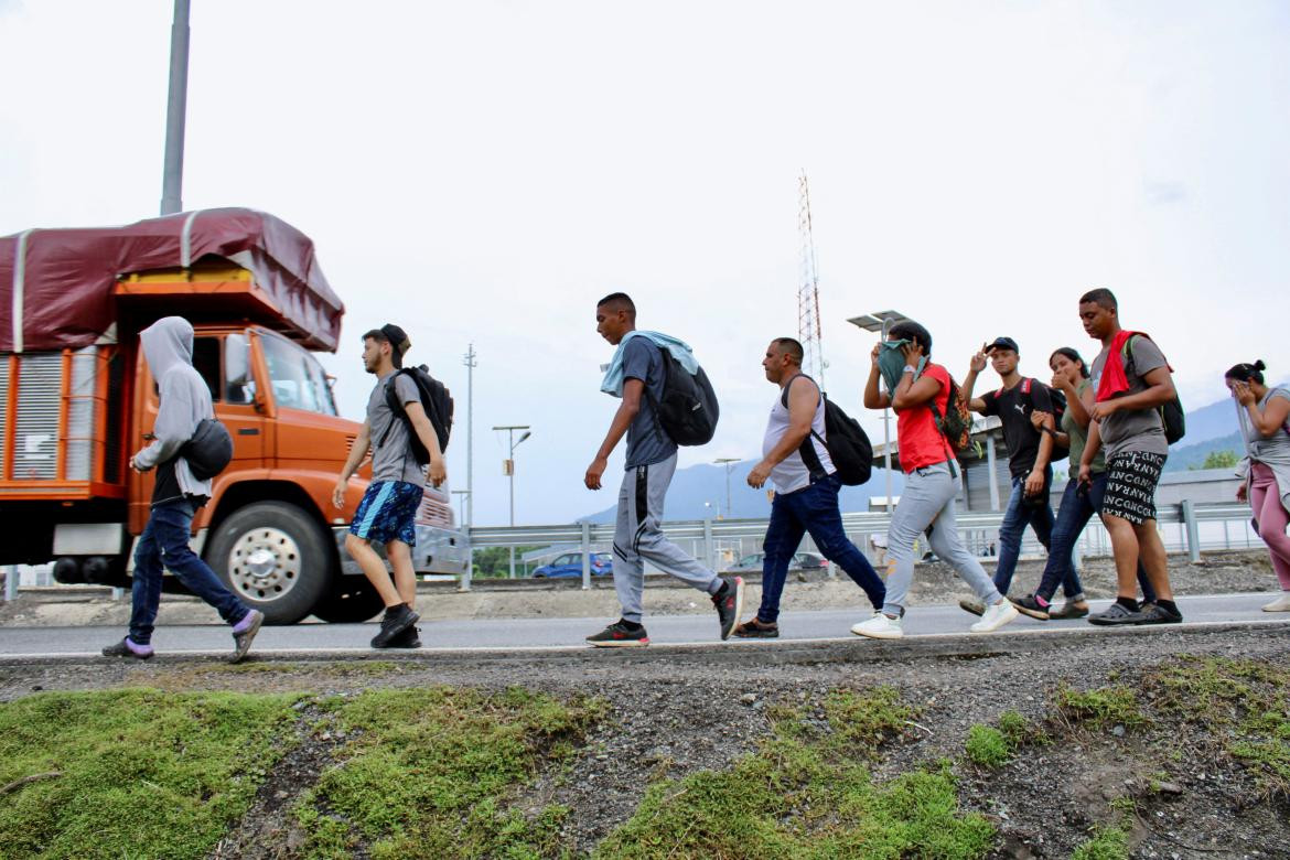 Migrantes caminan hacia la frontera norteamericana_Reuters