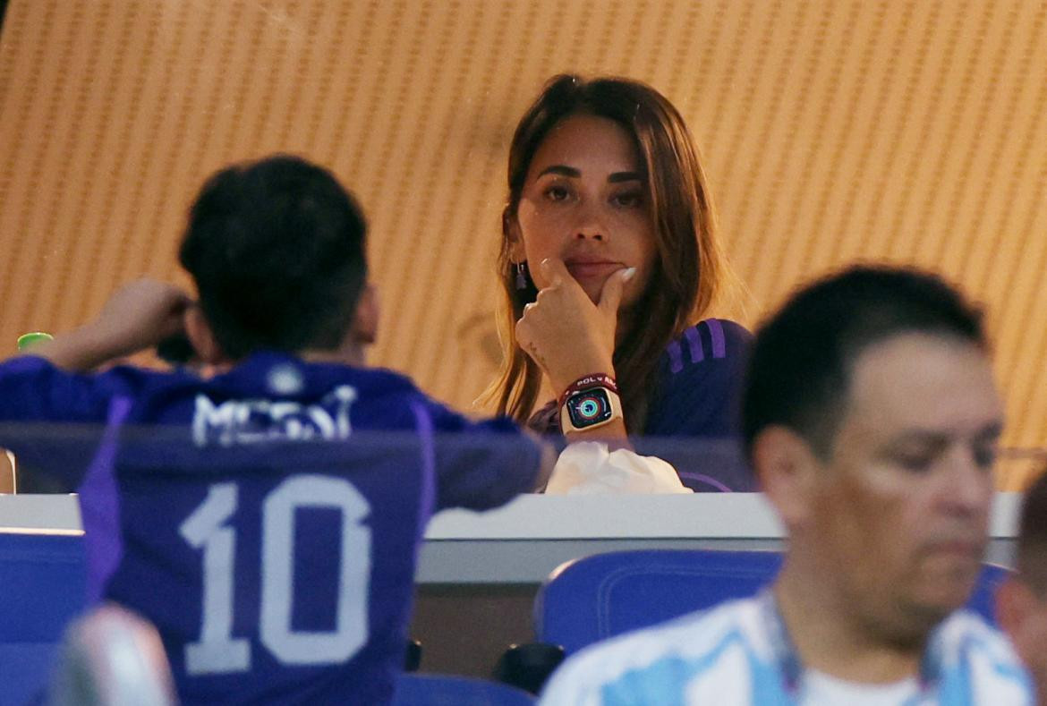 Antonela Roccuzzo ya se encuentra en el estadio. Foto: Reuters.