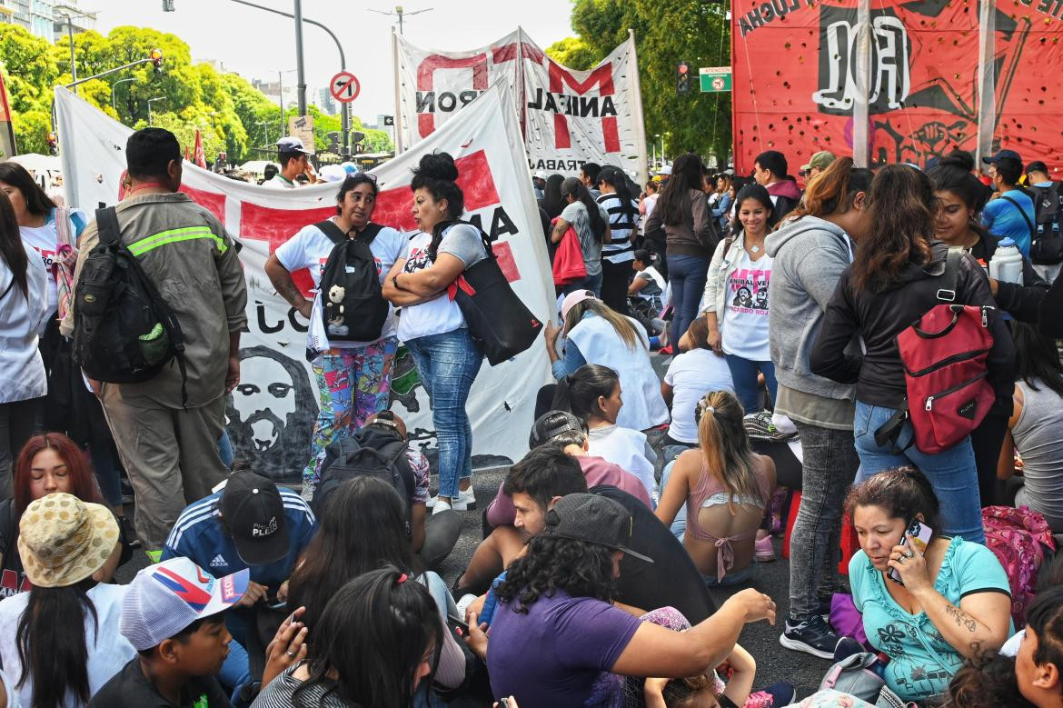 Marcha de piqueteros en la Ciudad. Foto: Telam.