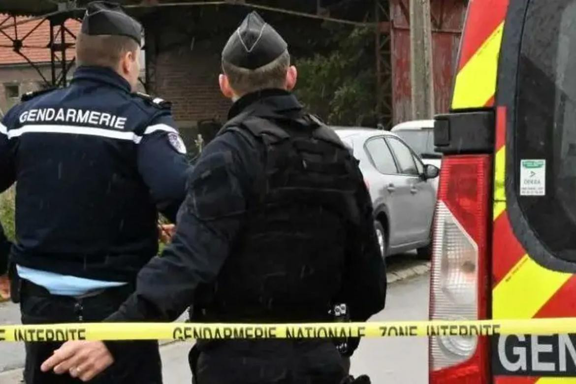 Policía francesa tras el hallazgo. Foto: La Nación
