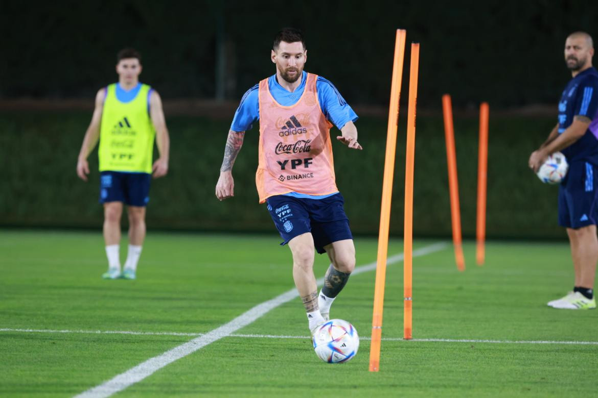 El entrenamiento de la Selección Argentina; Messi; Qatar 2022. Foto: Twitter @Argentina.