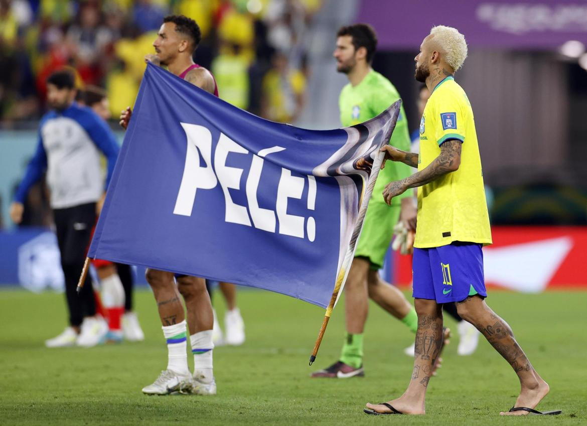 Neymar le dedicó el triunfo de Brasil a Pelé. EFE