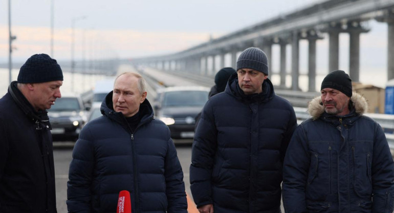 Vladimir Putin visitó el puente de Crimea_Reuters