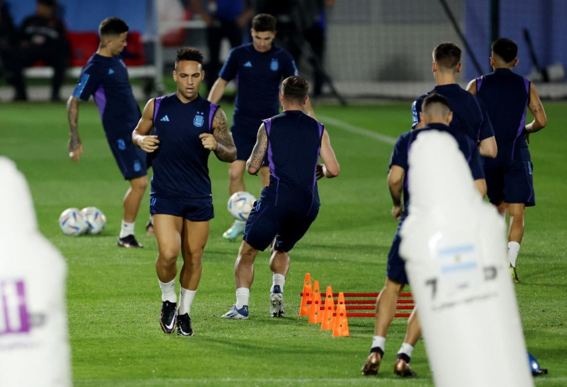 Lautaro Martínez entrenando. Foto: NA.