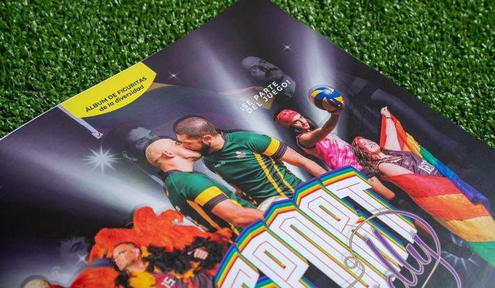 “La cancha de la diversidad”, el álbum de figuritas LGBTQI de Emilien Buffard. Foto: Emilien Buffard