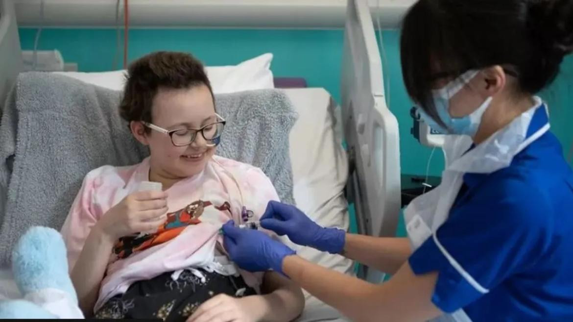 Alyssa, la niña de 13 años que fue salvada gracias a una terapia genética. Foto: gentileza Great Ormond Street Hospital.