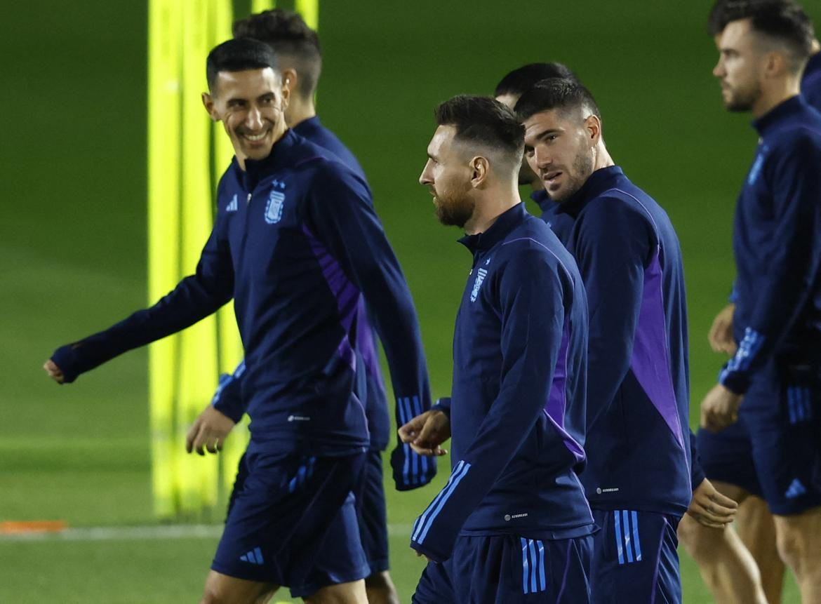 Di María, Messi y De Paul en el entrenamiento argentino. Foto: Reuters.