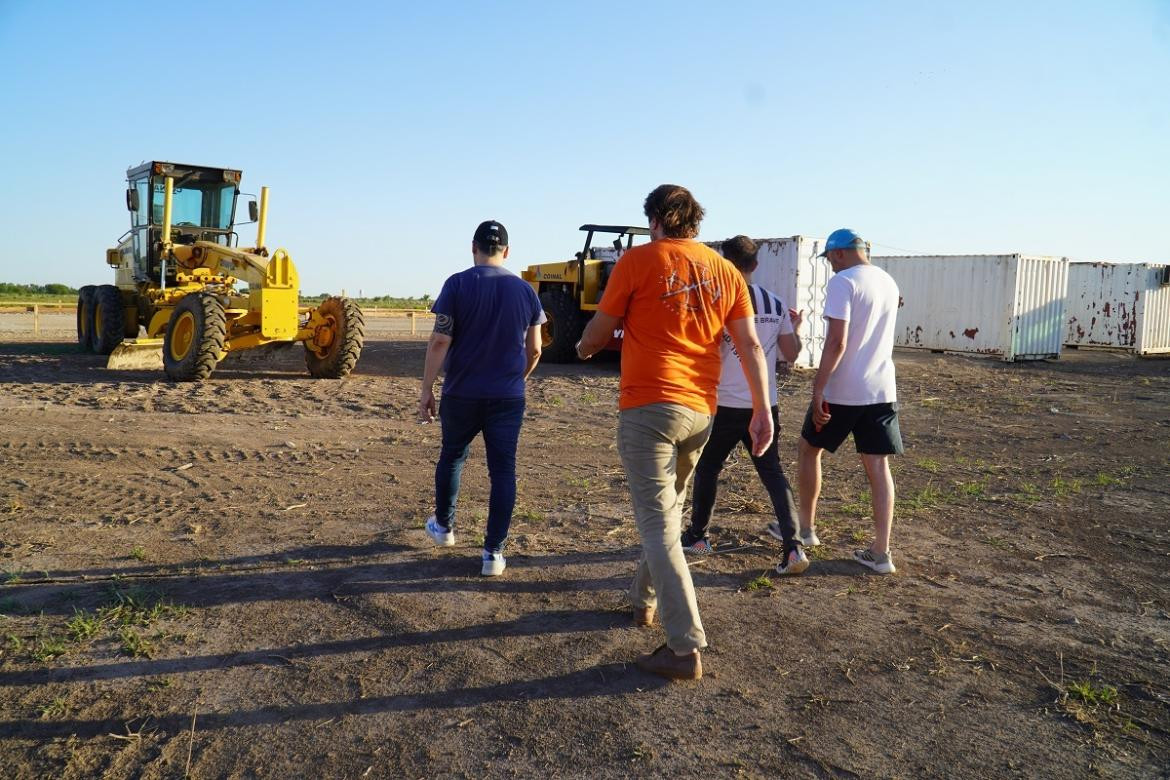 Gustavo Menéndez recorrió el predio en obras dónde se construirá una Universidad