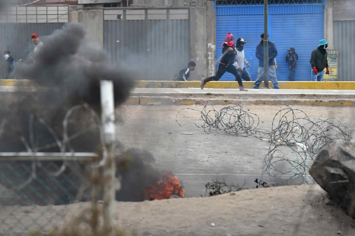 Se agrava la crisis en Perú: toman el aeropuerto de Arequipa. EFE