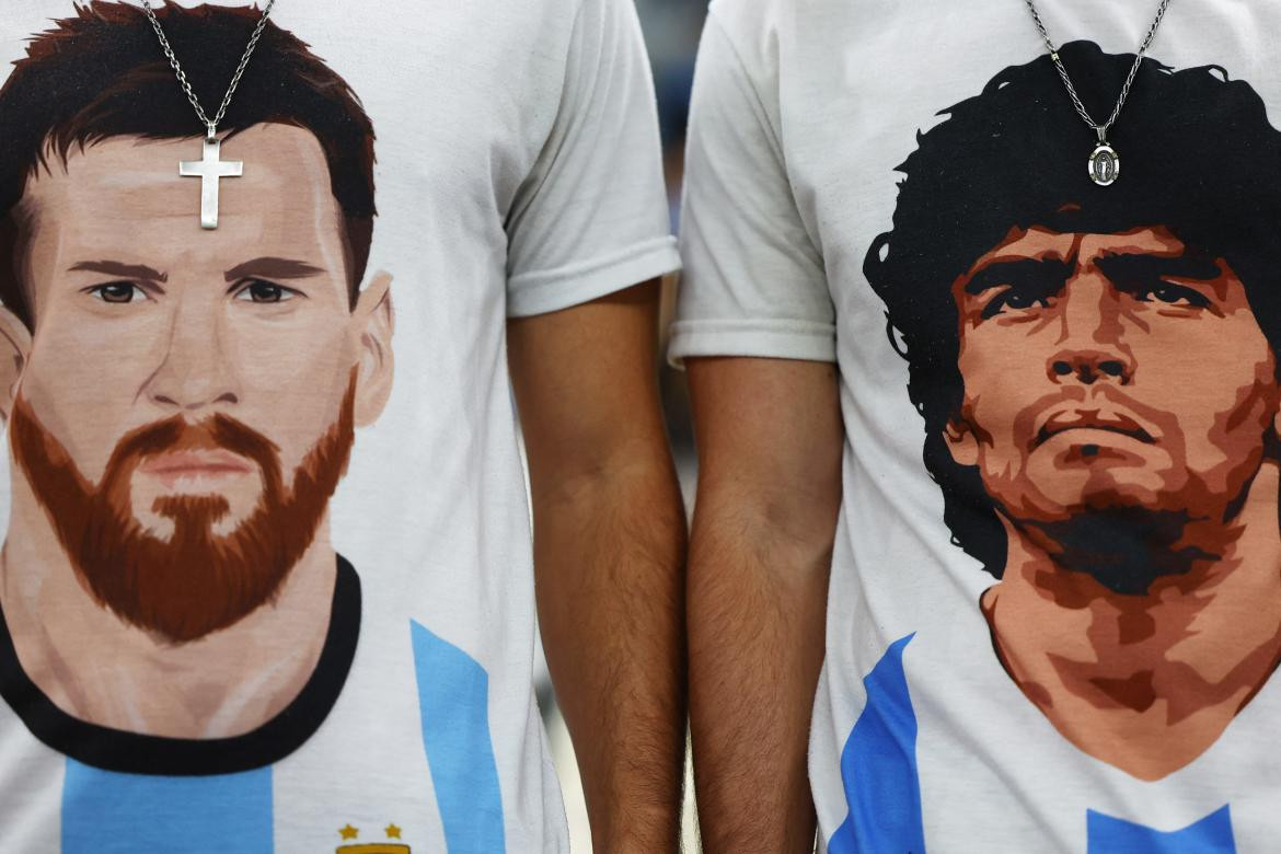 Hinchas argentinos en la previa del duelo ante Croacia por el Mundial de Qatar. Foto: REUTERS.