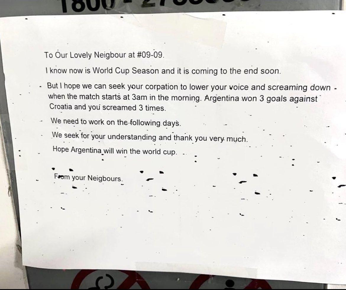 El reclamo de los vecinos a un hincha argentino en Singapur. Foto: NA.