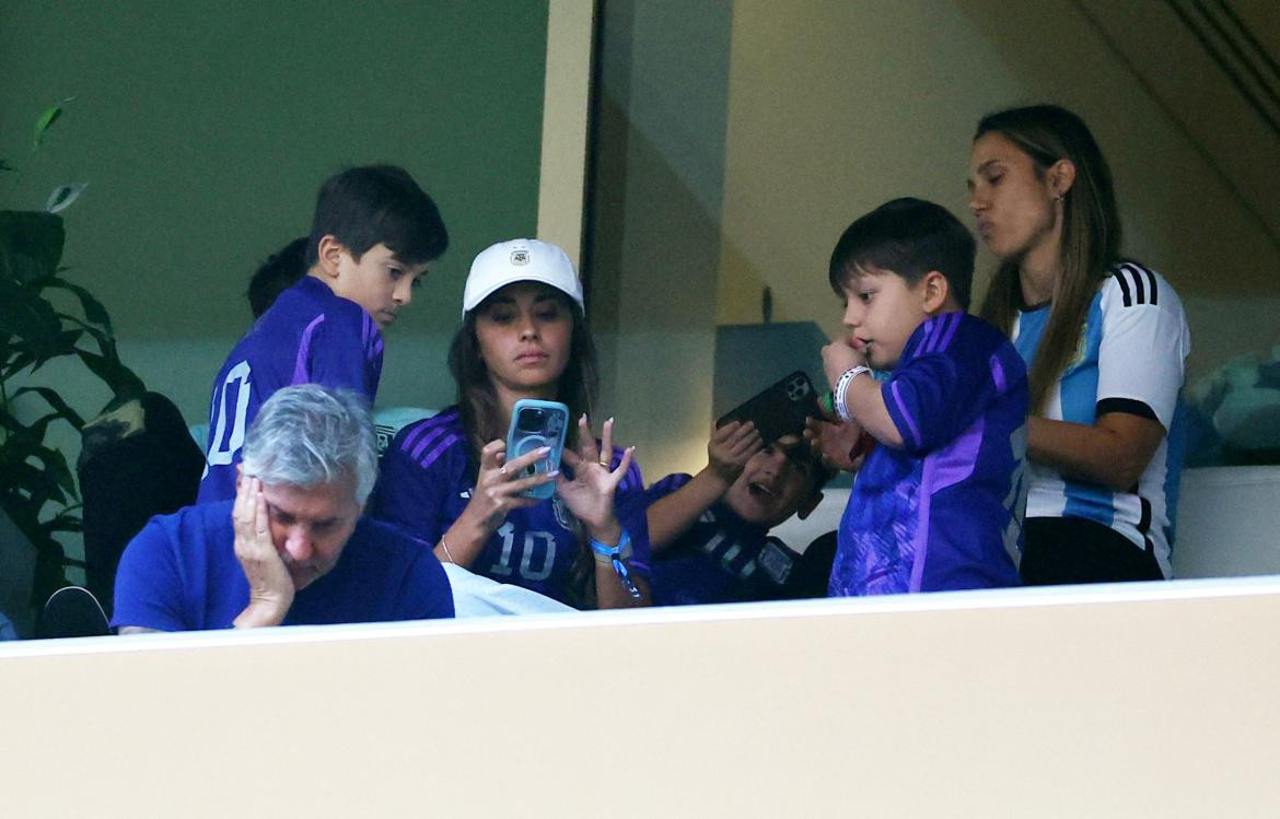 Antonela Roccuzzo ya se encuentra en el estadio. Foto: Reuters.