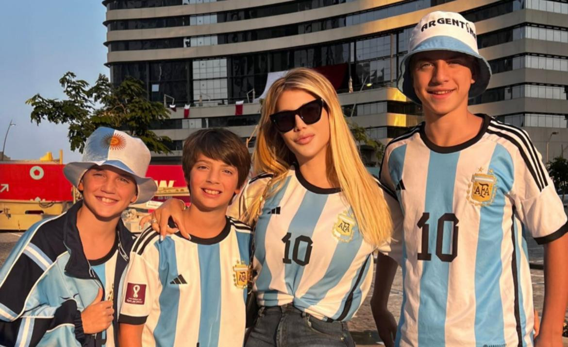 Wanda Nara junto a sus hijos en el Estadio Lusail. Foto: Instagram/wanda_nara