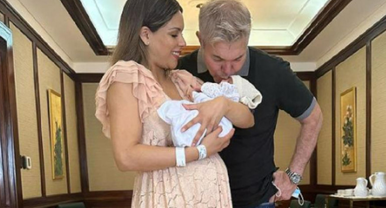 Barby Franco y Burlando junto a su bebé. Foto: Instagram/barbaritafranco21