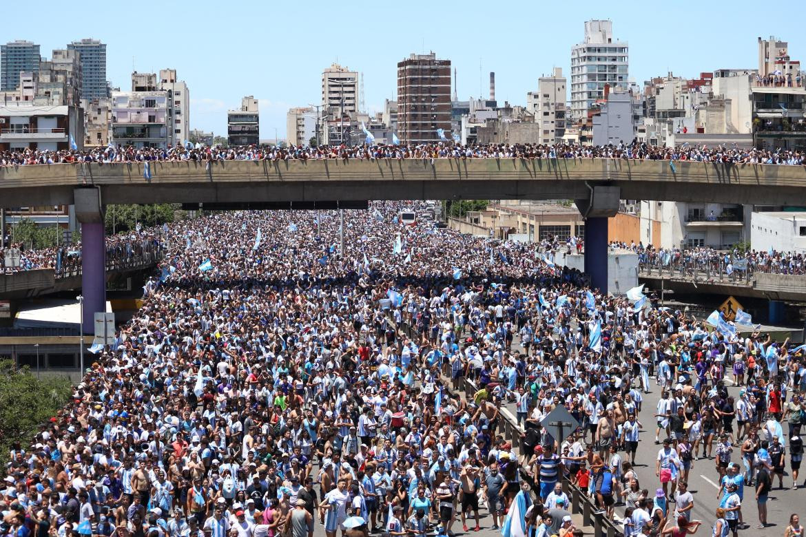 Festejos de la Selección Argentina ante los hinchas. Foto: REUTERS