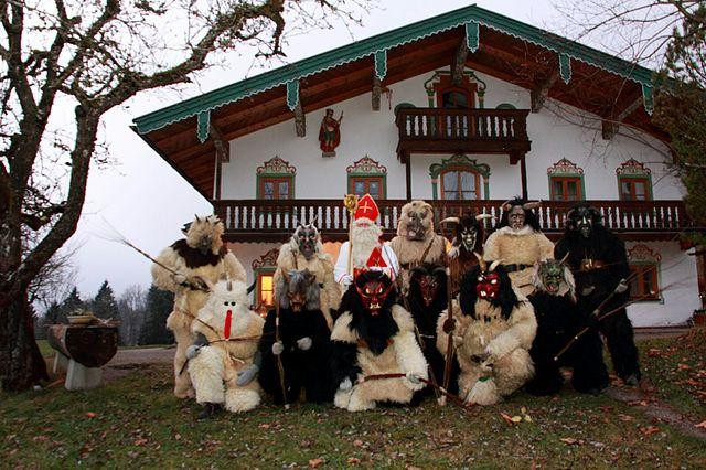 Krampus, hermano diabólico de Papá Noel, tradición alpina_Niederberger Lukas