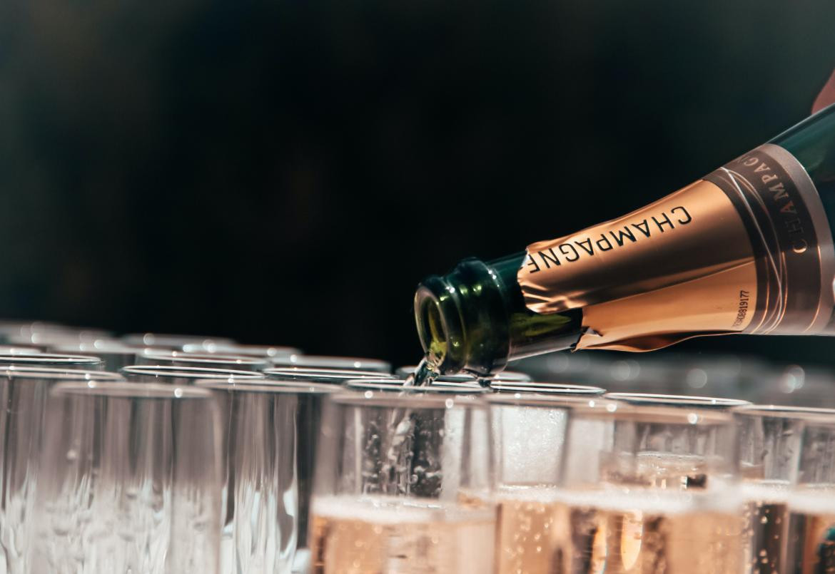 Champagne_Foto de Tristan Gassert en Unsplash champagne