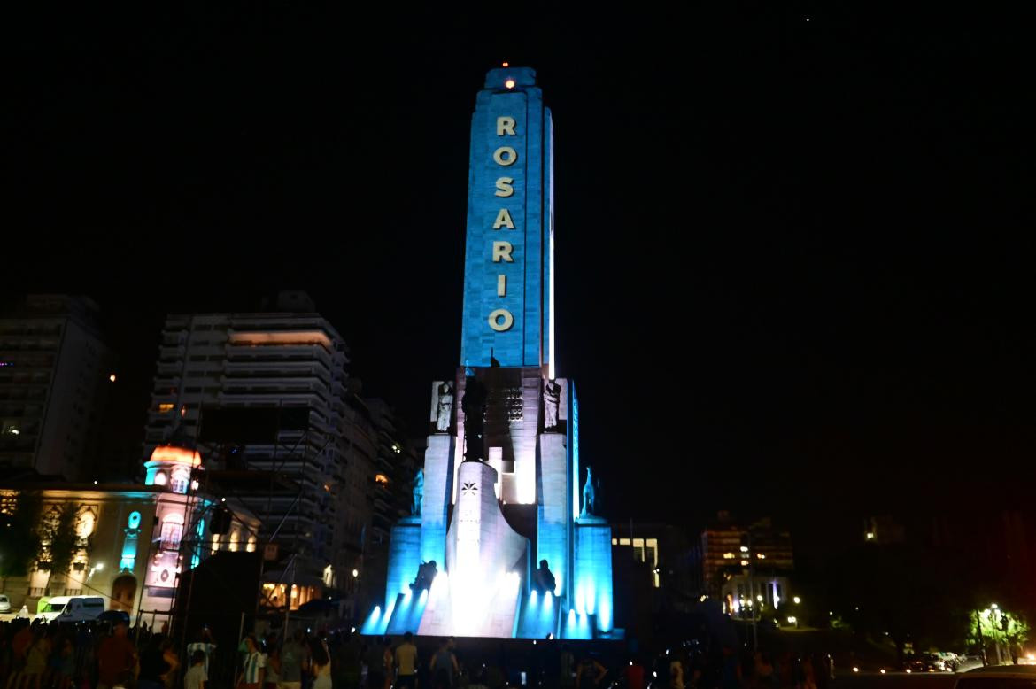 Homenaje a Messi y Di María, Monumento a la Bandera. Foto: Télam