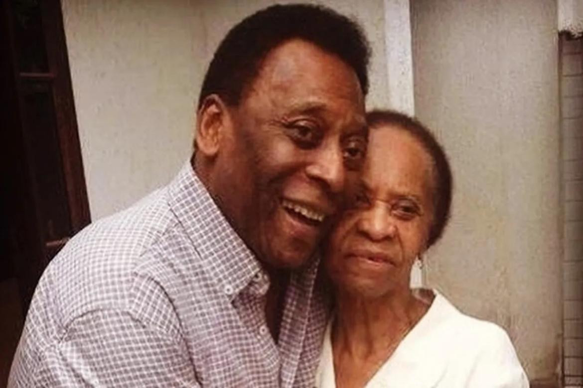 Pelé y Doña Celeste, su madre. 