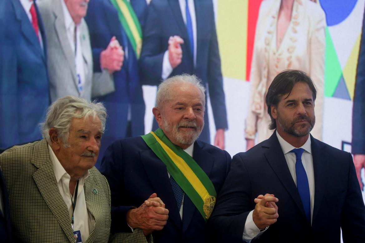 Pepe Mujica, Lula Da Silva y Luis Lacalle Pou en Brasil. Foto: REUTERS.