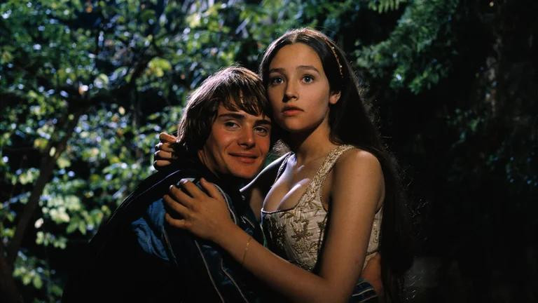Leonard Whiting y Olivia Hussey en Romeo y Julieta. Foto: REUTERS