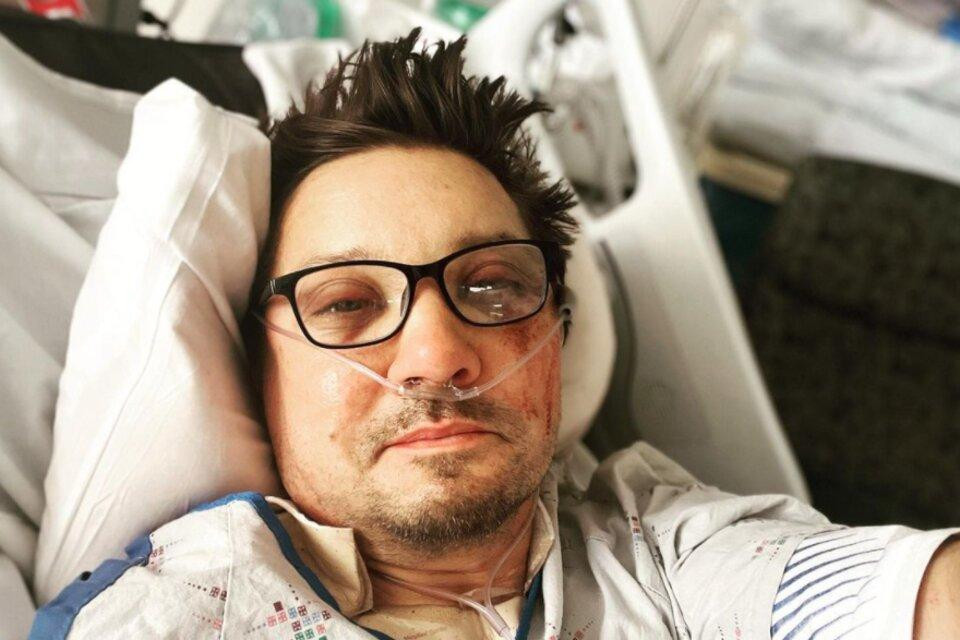 Jeremy Renner desde el hospital. Foto: Instagram @jeremyrenner