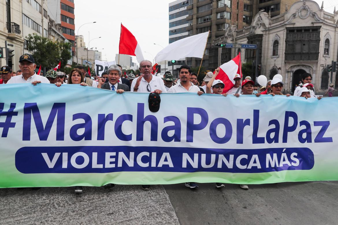 Marcha por la paz en Perú. Foto: REUTERS.