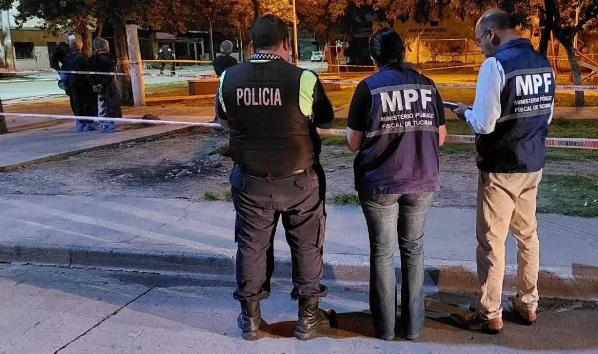 El lugar del asesinato en una plaza tucumana. Foto: La Gaceta