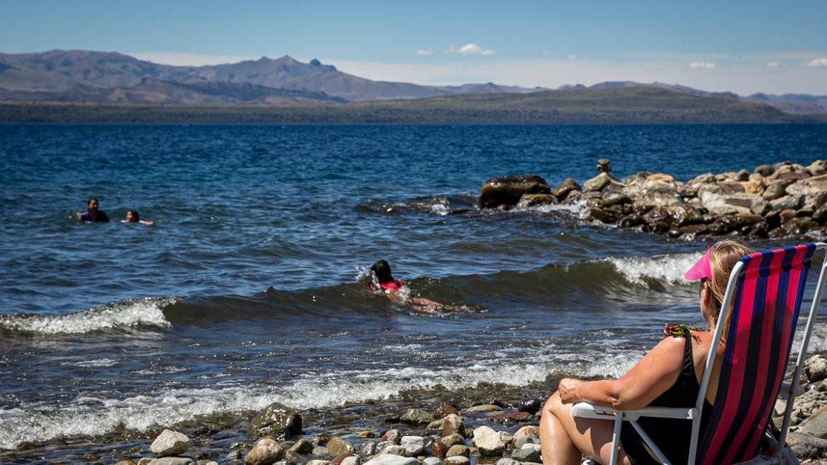 Ola de calor en la Patagonia. Foto: Télam