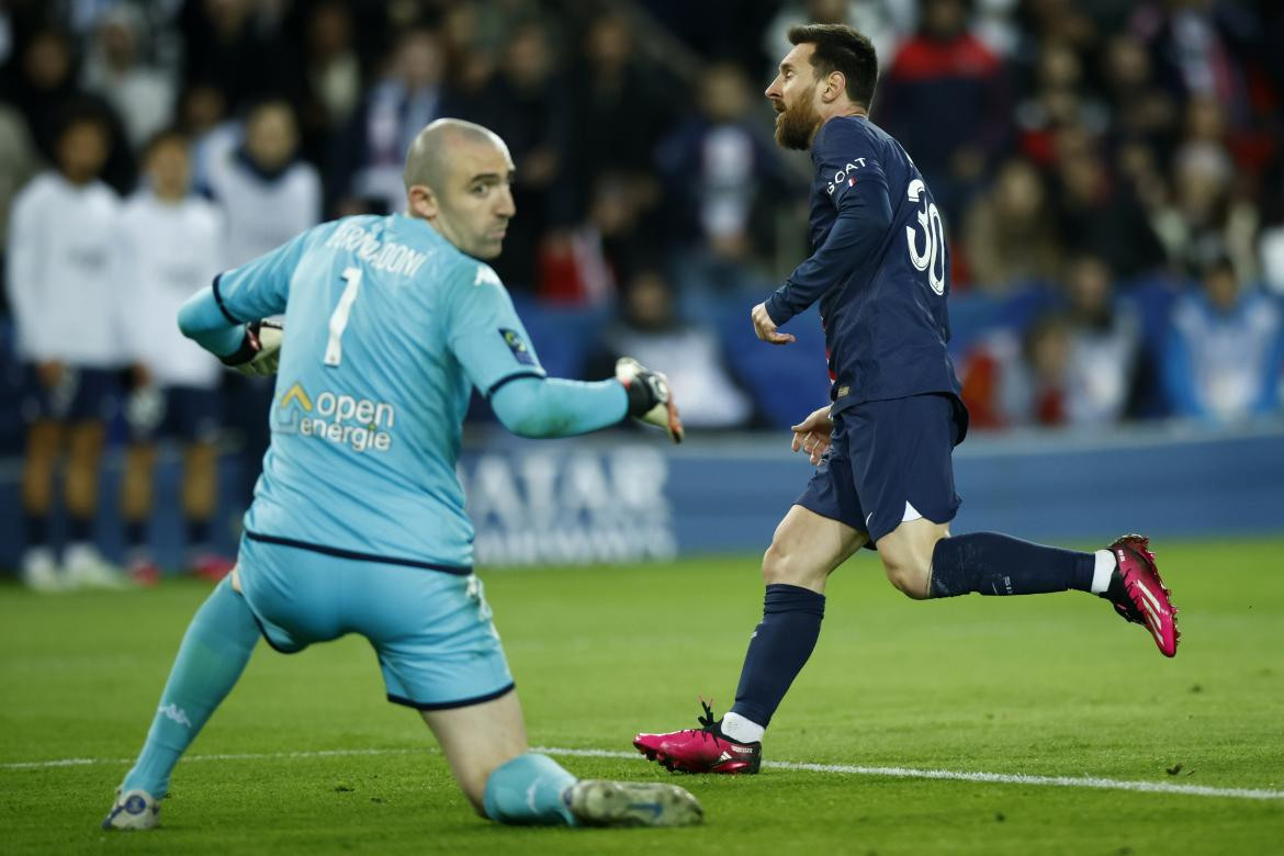 Gol de Messi para el PSG ante el Angers por la Liga 1. Foto: EFE.