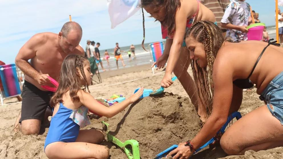 Concurso Nacional de Castillos y Figuras de Arena. Foto: gentileza La Costa.