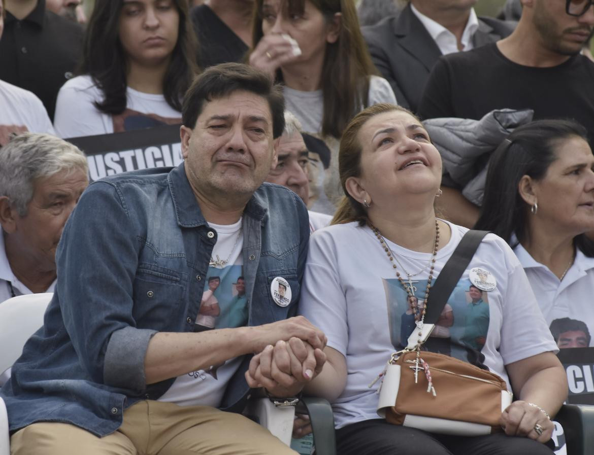 Padres de Fernando Báez Sosa en el acto en Dolores. Foto: NA.