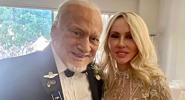 Casamiento de Buzz Aldrin al cumplir 93 años. 