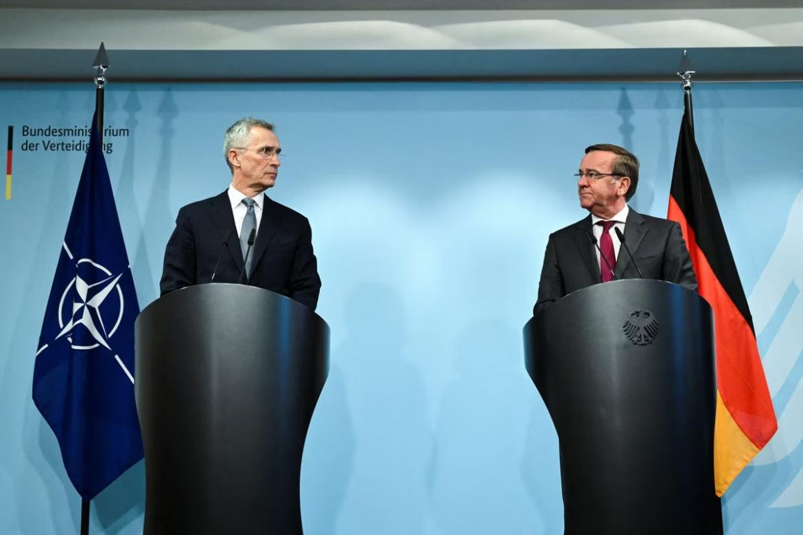 El ministro de Defensa alemán, Boris Pistorius, y el secretario general de la OTAN. Foto: Reuters