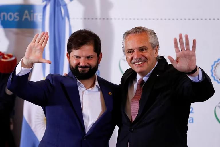 Gabriel Boric y Alberto Fernández, CELAC. Foto: REUTERS