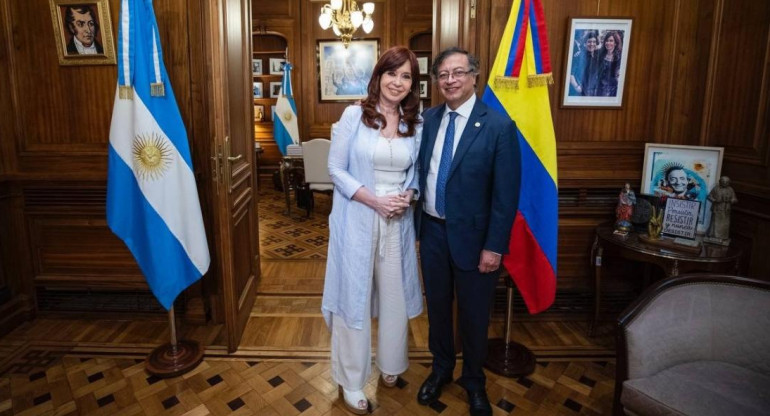 Cristina Kirchner y Gustavo Petro. Foto: Senado de la Nación
