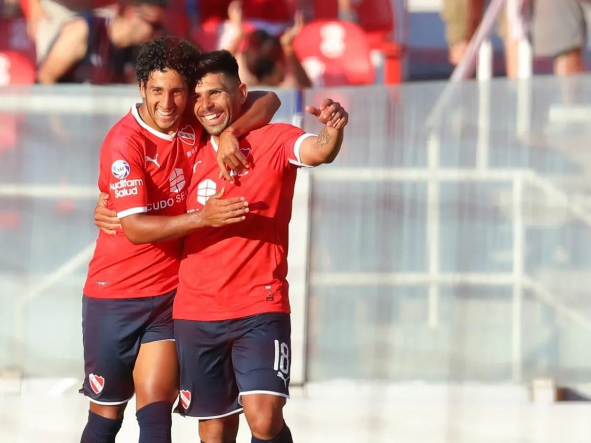 Cecilio Dominguez y Silvio Romero en Independiente. Foto: NA.