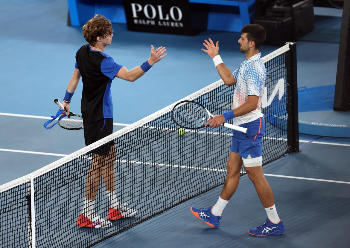 Novak Djokovic venció a Andrey Rublev en cuartos del Australia Open. Foto: Reuters.