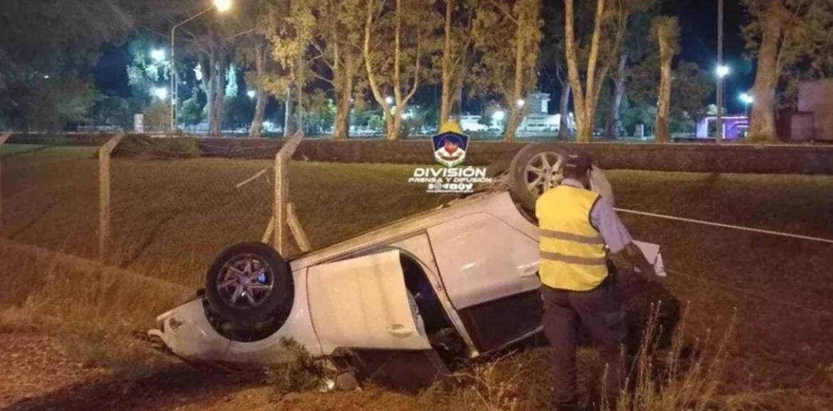 Accidente de tránsito de un joven alcoholizado en Neuquén. Foto: NA.