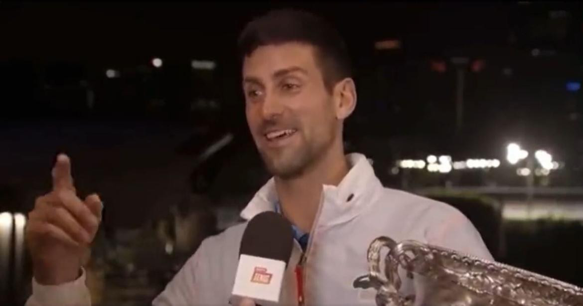 Djokovic cantando el hit mundialista de 