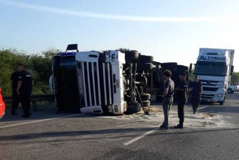 Camión accidentado, NA