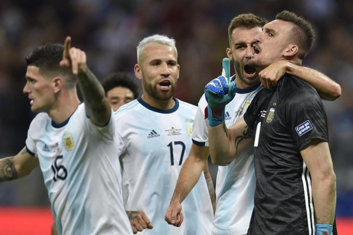 Franco Armani y Nicolás Otamendi, Selección Argentina. Foto: REUTERS