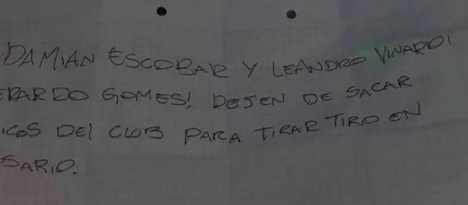 Mensaje para la barra de Newells tras el crimen en la puerta del estadio. Foto: NA.