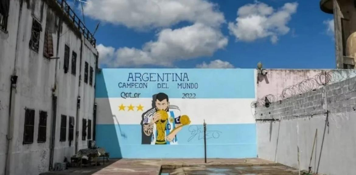 Mural de Lionel Messi en una cárcel de La Plata.
