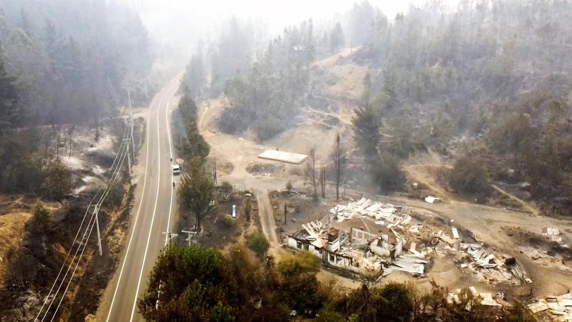 Incendios que afectan las regiones de Biobío y Ñuble en Chile. Foto: EFE