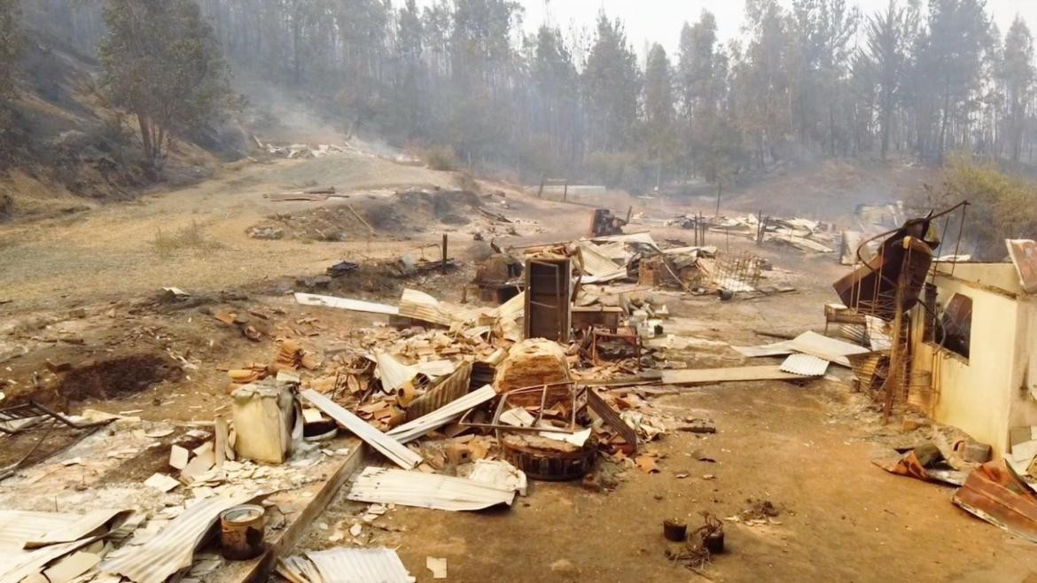 Incendios que afectan las regiones de Biobío y Ñuble en Chile. Foto: EFE