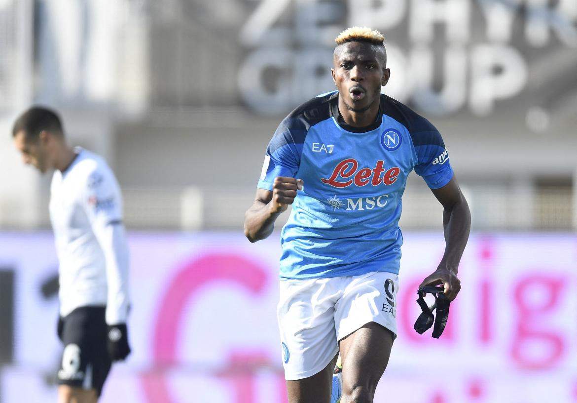 Victor Osimhen, el goleador de Napoli y la Serie A. Foto: Reuters.