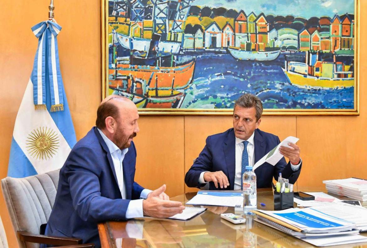 Massa e Insfrán se reunieron para avanzar con el financiamiento del proyecto del acueducto entre Clorinda y Villa General Güemes 