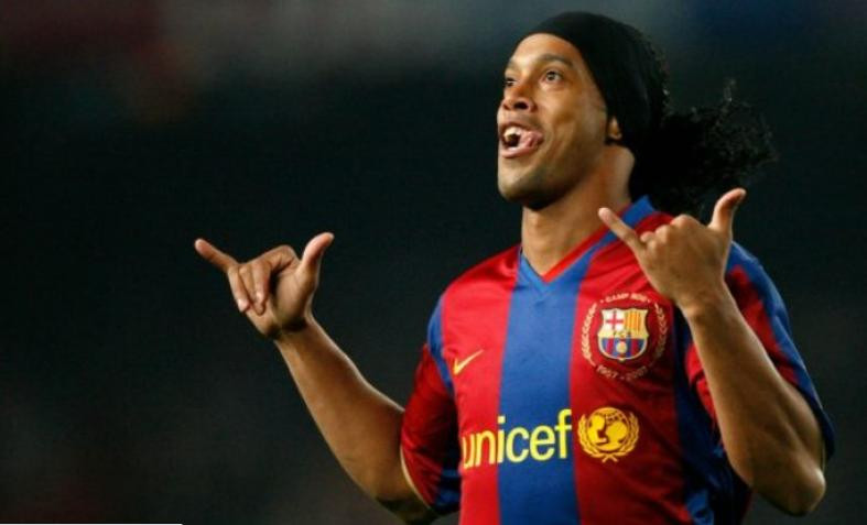 Ronaldinho en el Barcelona. Foto: NA.