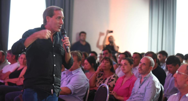 Reunión de gestión de Julio Garro en La Plata. Foto: Prensa.